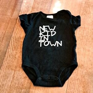 Black onsie 12 months unisex